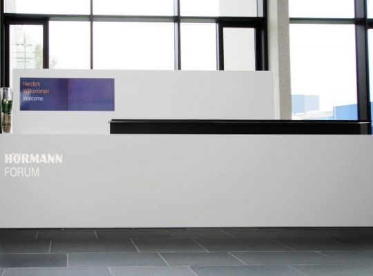 Empfangsdisplays für Ausstellungen und Museen