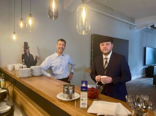 Weihnachtsfeier komma,tec red 2025 2