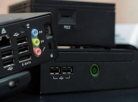 Digital Signage Hardware