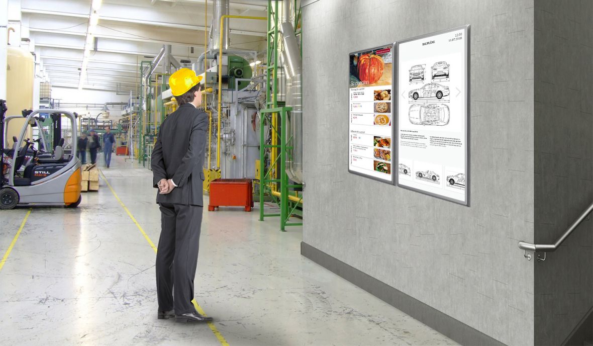 Digitales schwarzes Brett in der Fertigungsindustrie