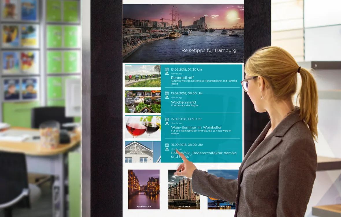 Werbedisplays am Point of Sale für Reisetipps in Hamburg