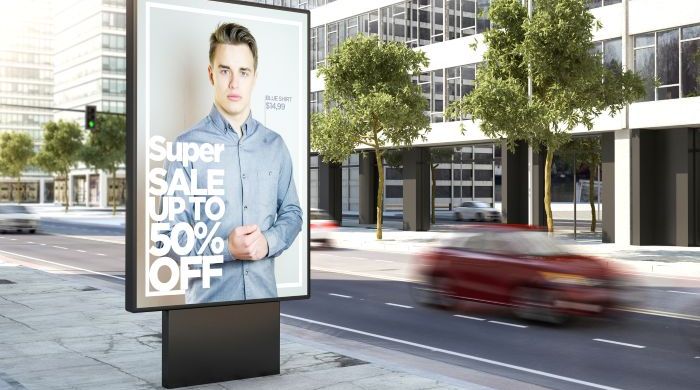 Moderner digitaler Kundenstopper – aufmerksamkeitsstark, flexibel und immer aktuell.