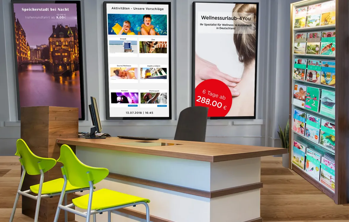 Digitales Werbedisplay in einem Reisebüro.
