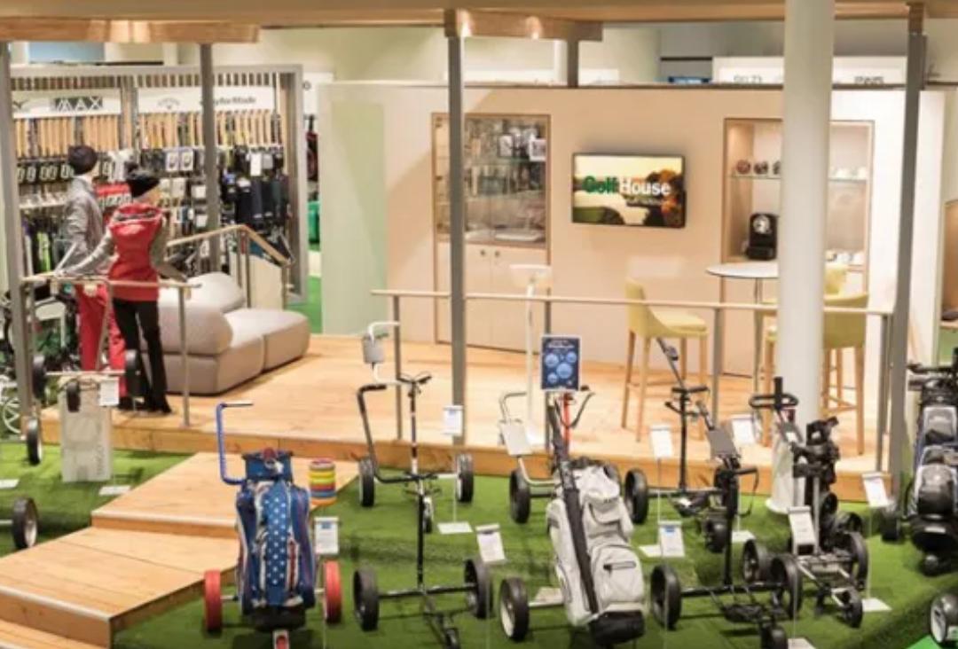 Elektronisches Werbedisplay im Geschäft