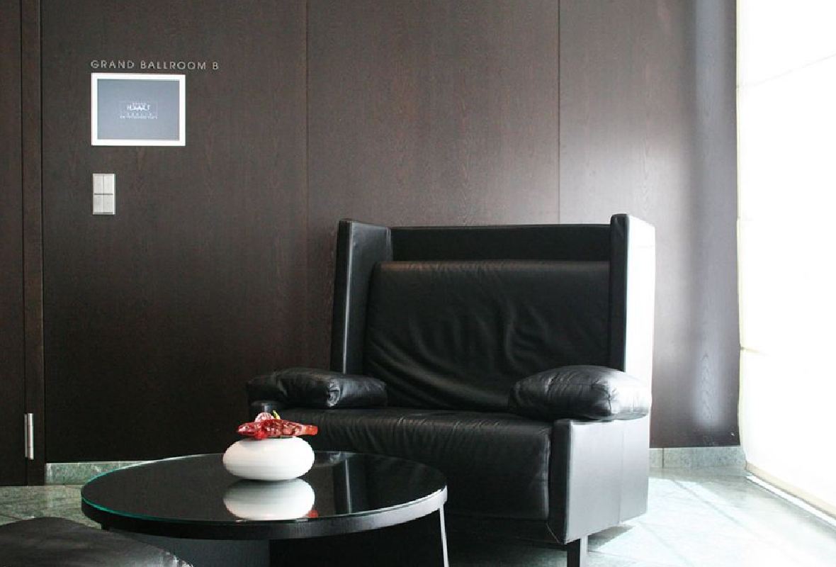 Elektronische Raumbeschriftung im Hotel Grand Hyatt Berlin