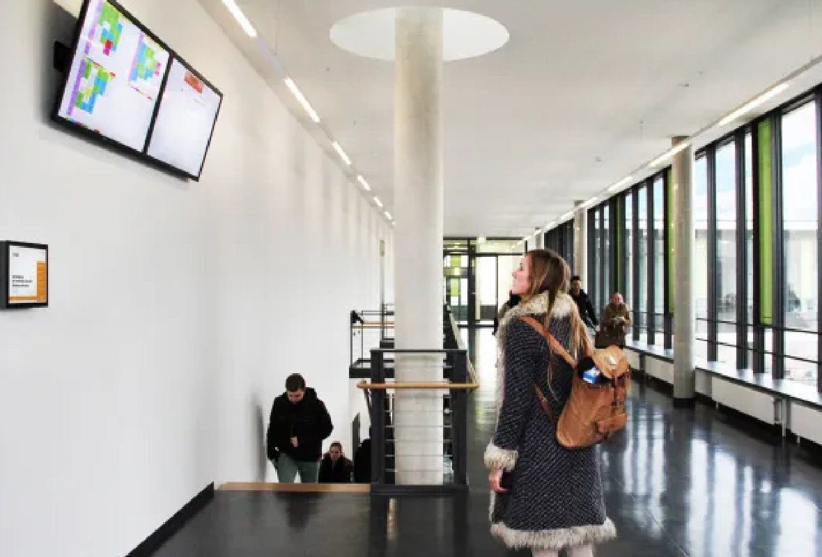 Elektronische Beschilderung in der Hochschule FHWS