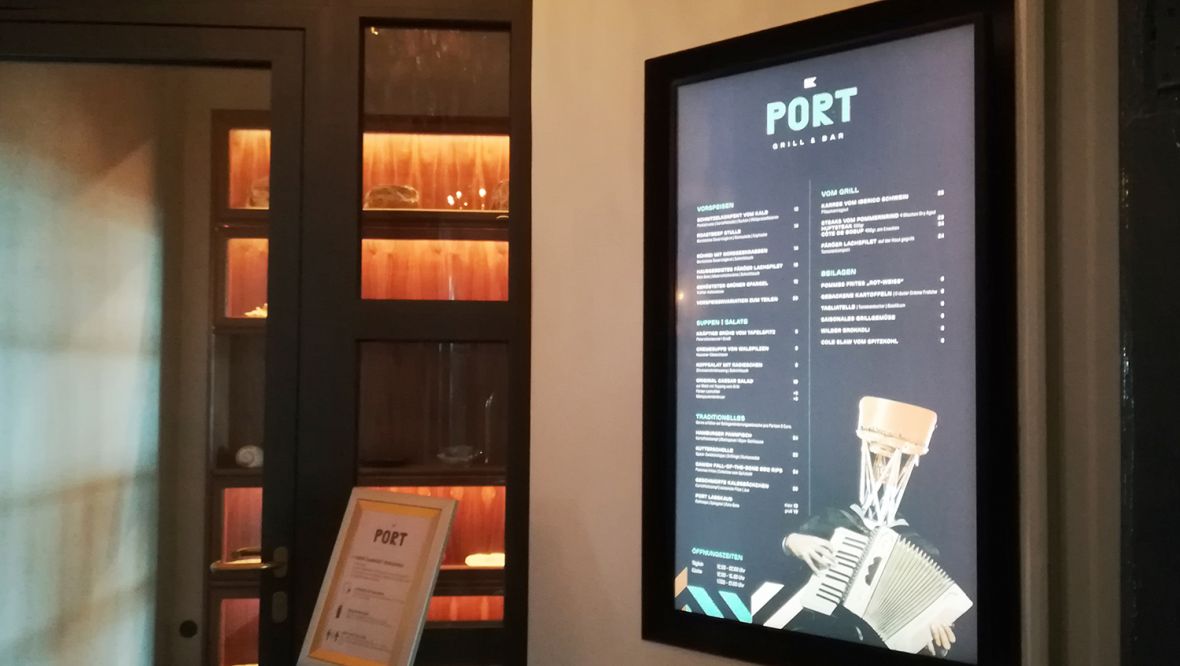 Digitale Menüboard im Hotel Hafen Hamburg